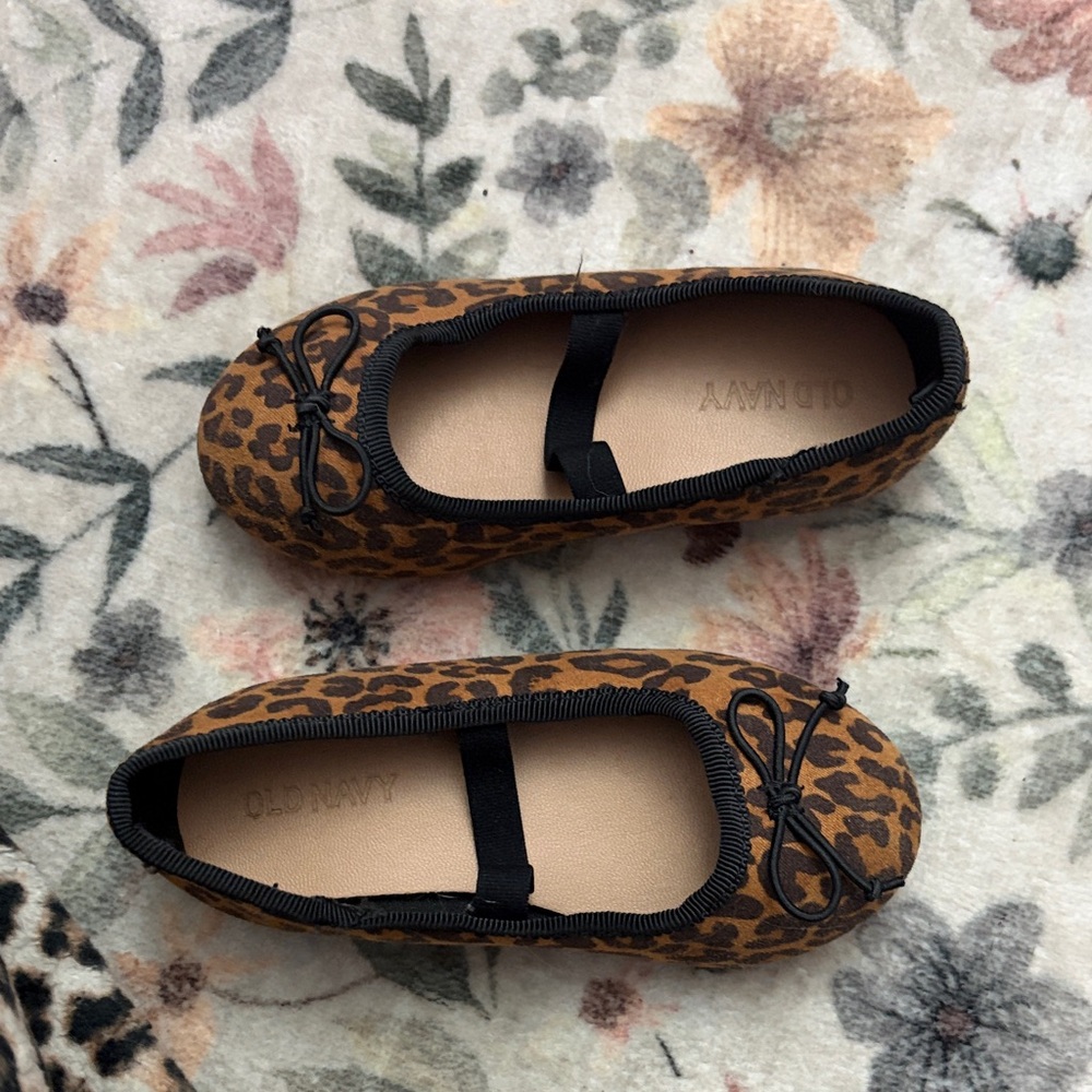 Old Navy Leopard Print Ballet Flats in Brown and Black